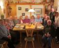 Bild: exb
Im Bild von links sitzend: Alfred und Ursula Völkl, Christa Pechan, Heinz Kunzmann, Anneliese Schmidt, Ursula und Gerhard Völkl, Isolde und Klaus Sollmann, Rainer Pechan, Erwin Prießmann und Frieda Reitmayer. Stehend rechts hinten: Gastgeber vom Kesslsimerhof Ferdinand Köstler Ursula Stingl von der Gästeinfo und Gastgeberin Helga Köstler.
