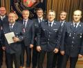 Bild: nm
Die Führungskräfte des Landkreises, der Gemeinde und der Feuerwehren aus Flossenbürg und Altenhammer gratulieren Helmut Moser, Jürgen Meier und Richard Gradl (Dritter, Vierter und Sechster von links). Sie leisten seit 25 beziehungsweise 40 Jahren aktiven Dienst.