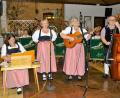Bild: kga
Moderatorin Doris Kraus zeigte mit ihren Oberpfälzer Moidl'n mit dem Bert ihr musikalisches Können.