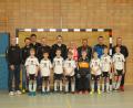 Bild: faa
Die E-Jugend der gastgebenden Spielgemeinschaft Diendorf/Nabburg/Altfalter (vorne) beim Mannschaftsbild zusammen mit (hinten, von links) Josef Anzer, Uli Süßmann, Jürgen Böhm, den drei Schirmherrn Stefan Bergmann , Bernd Hofmann, Hans Georg Dobler sowie Christian Beer und Andreas Eckl.