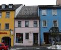 Bild: dko
Eines der vielen anstehenden Bauprojekte in Vohenstrauß: Das Haus "Marktplatz 18" soll aufgestockt werden. Diesem und vielen anderen Vorhaben erteilte der Bau- und Umweltausschuss seine Zustimmung.