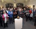 Bild: Wolfgang Steinbacher
Zur Vernissage von "Corps et Ames" (Körper und Seelen) kommen viele Interessierte in die Stadtgalerie Alte Feuerwache.