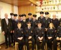 Bild: hm
Vorsitzender der Feuerwehr Iffelsdorf bleibt Ernst Wurmstein (vorne, Mitte). Im Bild der neu gewählte Verwaltungsrat der Feuerwehr Iffelsdorf zusammen mit stellvertretendem Landrat Arnold Kimmerl (links) und Bürgermeister Richard Tischler (rechts).