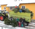 Bild: exb
Die Jugendfeuerwehr Schmidgaden sorgte für den Abtransport der ausrangierten Christbäume.