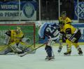 Bild: gb
42 Sekunden vor Schluss traf Martin Heinisch ins Schwarze, doch das Tor fiel zu spät: Die Blue Devils unterlagen am Freitag Sonthofen mit 2:3.