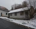Bild: jr
Das Gefrierhaus (rechts) neben dem Leonberger Feuerwehrgerätehaus soll abgerissen werden. Entstehen sollen dafür neue Parkplätze. Das Gerätehaus erhält eine neue Fassade, der Vorplatz ein neues Pflaster.
