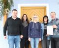 Bild: heb
Hermann Härtl, Daniela Bäuml, Tina Meißner, Roswitha Kraus und Vorsitzender Bernhard Bäuml (von links) stellen das umfangreiche Jahresprogramm vor.