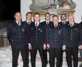 Bild: pi
Über Ernennungen und Auszeichnungen durch Kommandant Andreas Götz (links) freuen sich Aktive der Feuerwehr Neudorf. Sie ist laut Kreisbrandmeister Alfons Huber (Zweiter von rechts) bestens aufgestellt.