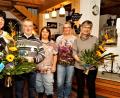 Bild: arw
Verabschiedet wurden Anneliese Baumgärtner, Günter Treffer (von links) und Gabriele Birkner (rechts), mit Blumen und Gutscheinen von der Vorsitzenden Birgit Roßa-Schwarz und Elisabeth Brewitzer (von rechts).