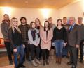 Bild: fvo
Ton-Art-Chorleiter Christoph Pausch, Monika Stahl (Chorleitung amicanti), Kassier Stephan Reger, Hannah Reil (Jugendvertreterin), Anja Riedl (Beisitzerin), Annika Pankotsch (Jugendvertreterin), Veronika Jander (Beisitzerin), Chorleiterin Manuela Grünauer (amicanti und Cantikids), stellvertretender Vorsitzender Max Müllner, Vorsitzender Bernhard Unger und Schriftführer Georg Kleber (von links).