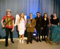 Bild: rn
Mit dramaturgisch umgesetzter Dichtkunst gestalten Raphael Zellner, Patricia Schreml, Katharina Wolf, Rebecca Plößl, Christine Lachnitt und Julia Roth (von links) den Kleinkunstabend am Gymnasium.