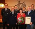 Bild: gru
Verabschiedungen und Ehrungen vollzog die Feuerwehr Sigras. Von links Kommandant Dominik Graf, der Feuerwehr-Ruheständler Hans Herbst, Zweiter Vorsitzender Christian Lindner, seine Vorgängerin Herta Obermeier, Kreisbrandmeister Christian Meyer, der frisch gekürte Ehrenvorsitzende Bernhard Graf, Bürgermeister Hans-Jürgen Strehl und Vorsitzender Martin Herger.