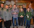 Bild: jr
Die Vereinsmeister ehrte der Schützenverein „Lindenzweig“ Großensees bei der Jahresversammlung. Unser Bild zeigt (von links) Schützenmeister Erich Völkl, Vorsitzender Helmut Kipferl, Hans Haberkorn, Thomas Wölfl, Robert Haberkorn, Nele Haberkorn, Bernhard Voith, Fabian Ockl, Sebastian Zeitler und Bürgermeister Johann Burger