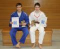 Bild: tra
Die Mitglieder des Bezirksvorstandes wählten Kevin Kaiser (links) und Natascha Lauber von der DJK Ensdorf zu den „Judokas des Jahres 2018".