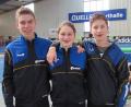 Bild: frü
Laurenz Schmid wurde im 60-Meter-Hürdenlauf nordbayerischer Meister, Magdalena Müller holte Gold im Hochsprung und Benedikt Müller (von links) im Kugelstoßen.