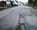 Bild: Gabi Schönberger
Die Straße An der Siedlung am Hammerweg ist eine von dreien, bei der die Stadt noch an Erschließungsmaßnahmen denkt, für die die Anwohner zur Kasse gebeten werden können.