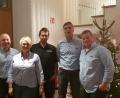 Bild: rn
Bernd Hofmann (links), der Vorsitzende des VW-Teams Oberpfalz ’92, dankte langjährigen Mitgliedern für ihre Treue: Steffen Tannreuther (von rechts), Michael Schneider, Matthias Lohner und Katja Tannreuther.