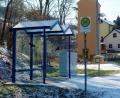 Bild: jml
Das durch Solarstrom und mit einer Zeitschaltuhr beleuchtete Buswartehäuschen im Kohlberger Ortsteil Artesgrün erfüllt alle Ansprüche der Benutzer. Zwei weitere Häuschen folgen nun.