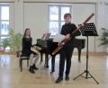 Bild: aks
Zusammen mit Zoe Elisabeth Leach erspielte sich "Jugend musiziert"-Debütant Emil Radl das Ticket zum Landeswettbewerb in Hof/Saale.