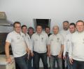 Bild: slh
Der neue Vorstand der BMW-Motorradfreunde stellte das Programm für die Feier zum 25-jährigen Bestehen vor. Das Bild zeigt von rechts Josef Ram, Thomas Kirchberger, Herbert Demleitner, Roland Meißner, Gerhard Ram, Christian Schmid, Karl Striegl, Bettina Schmied und Georg Armer.