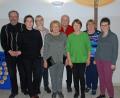 Bild: wee
Das Vorstandsteam leistete wieder gute Arbeit.Im Bild von links Präses Pfarrer Markus Ertl, Steffi Rosenberg, Angelika Birkmüller, Heidi Schwendner, Jutta Schönberger und Ruth Höpfl. Ina und Norbert Müller (Bildmitte) informierten über ihr Hilfsprojekt.