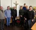 Bild: exb
Die Delegation aus Fockenfeld in Regensburg: von links Bernhard Fuchs, Maximilian Völkl, Bischof Rudolf Voderholzer, Simon Doering, Christian Großmann, Alexander Arnstadt, Raphael Steinhofer.