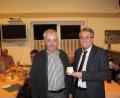 Bild: nis
Die Ehrenmedaille der Gemeinde Tiefenbach bekam Manfred Servi( links) durch Bürgermeister Ludwig Prögler für seine überaus reichen Verdienste für die Gemeinde und den Sport an seinem 70. Geburtstag überreicht.
