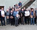 Bild: bö
Sie sind die Jubilare der Freiwilligen Feuerwehr Mendorferbuch. Ihnen gratulierten Feuerwehrvorstand Markus Weigert (li) sowie Bürgermeister Florian Junkes (re) und Kommandant Andreas Pollinger (3.v.re).