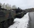 Bild: Unger, Heike
Alle aufgereiht zum Verladen: Die Bundeswehr schickt am Dienstag 15 Panzer per Bahn auf die fünftägige Reise nach Litauen.