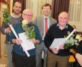 Bild: lk
Für langjähriges Wirken in der Kirchengemeinde wurden Mitarbeiter beim Dankeschön-Abend geehrt. Im Bild (von links) Michael Raab (10 Jahre Posaunenchorleiter), Heinrich Hopf (30 Jahre Kirchenvorstand), Dekan Dr. Wenrich Slenczka und Kurt Meißner (60 Jahre Kirchenvorstandsmitglied und Kirchenpfleger).