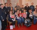 Bild: jr
Für die Neugeborenen des zweiten Halbjahres 2018 und ihre Familien fand ein Empfang im Rathaus statt. Mit im Bild (von links) die Kommandanten Stefan Kreuzer (Konnersreuth) und Markus Stock (Neudorf) sowie (von rechts) Bürgermeister Max Bindl und Familienbeauftragte Christa Wölfl.