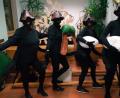 Bild: mng
Wahre „Erfolgsinsekten“: Die vierköpfige Ameisentruppe um Veronika Baur-Schmelcher, Doris Keilwerth, Agnes Wolf und Karin Waldmann, komplett schwarz gekleidet, sicherte sich bei der Maskenprämierung Platz eins.