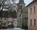 Bild: sne
Der Kirchturm der alten Pfarrkirche soll auf Antrag der CSU nachts hell bestrahlt werden. Eine Störung der Nachbarn ist dabei zu vermeiden.