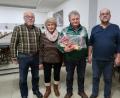Bild: bsc
Bernhard Petrik (Zweiter von rechts) gewann den dritten Wettbewerb der Steinwaldrunde in der Saison 2018/19. Rundenwettkampfleiter Reinhard Schwarz (links), die Fünftplatzierte Sieglinde Bumke (Zweite von links) und der Drittplatzierte Alois Helgert (rechts) beglückwünschten den Sieger.