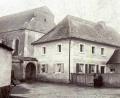 Bild: exb
1920 kaufte die politische Gemeinde Altenstadt/WN das alte Schulhaus von der katholischen Kirchenstiftung und richtete darin eine Gemeindekanzlei ein.