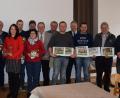 Bild: Plank Martina
Die geehrten Züchter mit den Ehrengästen (von links): Zuchtleiter Thomas Nibler, Vorsitzender Uwe Hermann, Fachberater Maximilian Kurzendorfer, Hans Böhm, Ursensollens Bürgermeister Franz Mädler, Ulrike Höllriegl, Florian Kuhn, BBV-Kreisobmann Peter Beer, Helga Roth, Anton Hofmann, Erich Pilhofer, Michael Neidl, Landrat Richard Reisinger, Robert Graf, Hans Pirner und Hubert Edenhardter.