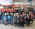 Bild: exb
Die dritte Klasse der Grundschule Bärnau bei ihrem Besuch bei der Feuerwehr.