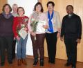 Bild: ct
Ehrung für 40-jährige Mitgliedschaft beim Frauenbund Schlicht (von links): Bezirksvorsitzende Margarete Hirsch, Sprecherin Gabi Leißl, Angela Härtl, Margarete Schecklmann, Sprecherin Maria Hefner und Präses Hruday Madanu.