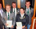 Bild: hai
Vorsitzender Christian Walter, sein Stellvertreter Norbert Bock und zweiter Bürgermeister Rudi Heier (hinten von rechts) ehrten Bernhard Stahl für 50 Jahre und Irene Bauer (vorne von links) für 40 Jahre Treue zum Schützenverein.