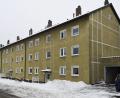 Bild: Petra Hartl
Mit diesem Block mit der Postadresse Endemannstraße 1, 3 und 5 möchte die Genossenschaft Wohnungsunternehmen ihre groß angelegte Bestandssanierung voraussichtlich im nächsten Jahr beginnen. Mit nahezu allen Mietern seien schon erste Gespräche geführt worden, hieß es. Denn die Wohnungen müssen zumindest übergangsweise geräumt werden.