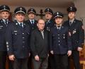 Bild: dob
Josef Winklmanns Leben war die Feuerwehr. Das wurde auch bei der Feier anlässlich des 70. Geburtstags überdeutlich. Die Pfrentscher Abordnung mit zweitem Kommandant Stefan Lang, erstem Kommandant Andreas Neuber und Vorsitzendem Thomas Müller gratulierten Josef Winklmann genauso wie die Böhmischbrucker Abordnung mit Vorsitzendem Reinhard Wiesent, Stellvertreter Richard Seegerer und Schriftführer sowie Jugendwart Bernhard Keck (von links).