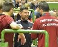 Bild: Ziegler
Bei den Hallenmasters des SV Illschwang stand er für die SF Ursulapoppenricht auf Kunstrasen am Platz: Ilker Caliskan traf im Spiel gegen den 1. FC Nürnberg (3:3) viele alte Bekannte aus früherer Zeit in Franken.