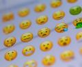 Bild: Andrea Warnecke/dpa-tmn
59 neue Emojis sollen wohl im Laufe des Jahres für Smartphone-Nutzer verfügbar werden.