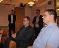Bild: pko
Stadtrat Florian Meier, Bürgermeister Martin Birner, Verwaltungsleiter Georg Keil und Baurat Martin Stahr waren enttäuscht, dass sich zahlreiche Grundstücksbesitzer gegen das Verfahren zur Flurneuordnung ausgesprochen hatten.