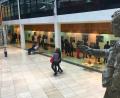 Bild: esa
Willy Brandt weist den Weg zur Ausstellung. In der SPD-Parteizentrale in Berlin ist bis 14. März 2019 eine Schau zum Bauhaus zu sehen.