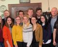 Bild: dl
Die neue Führung der KLJB nahm die Gratulation der Ehrengäste entgegen. Von links: Pfarrer Eugen Wismeth, Thomas Krämer, Verena Lottner, Wolfgang Niebauer, Anna-Maria Walbrun, Alicia Zisler, Tobias Reitinger, Jessica Reimer, Rene Müller, Lisa Fuchs, Tobias Käsbauer, Walter Schauer und Thomas Failer.