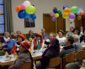 Bild: le
Was für eine tolle Stimmung beim "Flosser Seniorenfasching" des Katholischen Seniorenkreises im mit bunten Luftballons und Girlanden prächtig dekorierten Pfarrsaal.