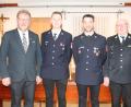Bild: pi
Kreisbrandmeister Alfons Huber (rechts) und Bürgermeister Johann Maurer (links) gratulieren Dominik Schmid und Oswald Hamann (Mitte, von links) zur Wahl als neue Kommandanten der Georgenberger Wehr.
