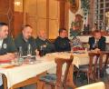 Bild: hl
Zweiter Vorsitzender Leonhard Zintl, Schriftführer Helmut Tausch, Vorstandsmitglied Achim Schraml, Vorsitzender Georg Wagner und Kassier Alexander König berichten zweitem Bürgermeister Hermann Schraml (von links) und den Mitgliedern von den Aktionen 2018 und geben einen Ausblick auf 2019.
