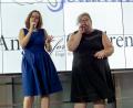 Bild: pml
Das Duo "Soulmate", Stefanie Gröger (links) und Bettina Mildner, trat erst kürzlich bei einem Benefizkonzert im Innovision-Center in Weiherhammer auf. Am Samstag, 16. Februar, singt es im Landratsamt Tirschenreuth, um Spenden für den kleinen Hugo zu sammeln.